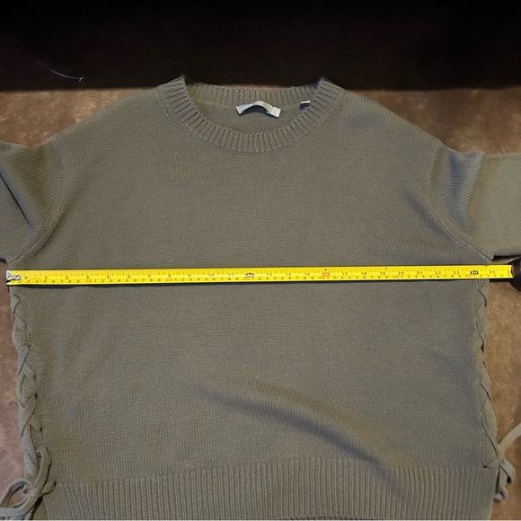 Vince 100% Cashmere Olive green Crew Neck Sweater with Side Tie- size small - Picture 8 of 13